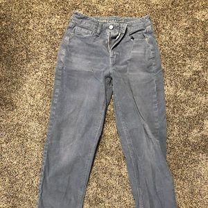 American Eagle Women’s corduroy pants. Size 4 Tall. Skinny fit.